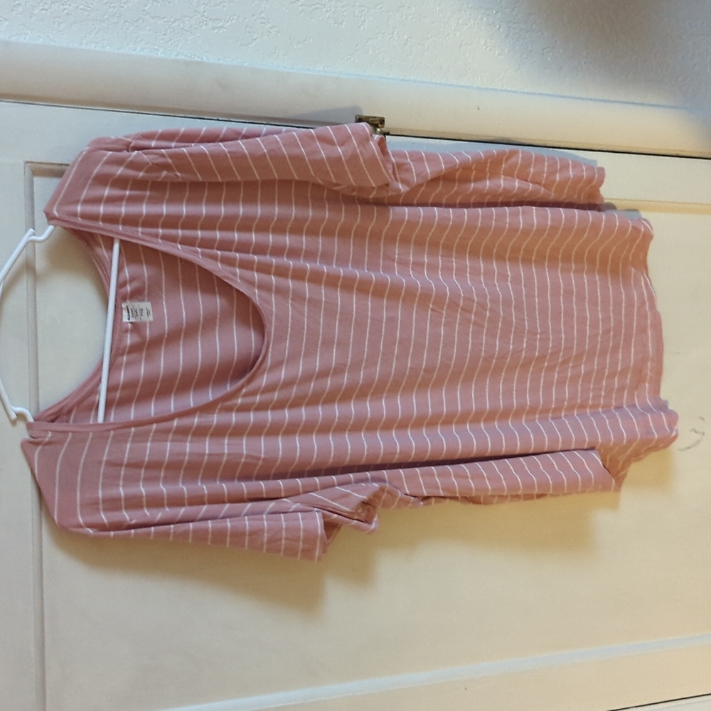 Old Navy stripped t-shirt